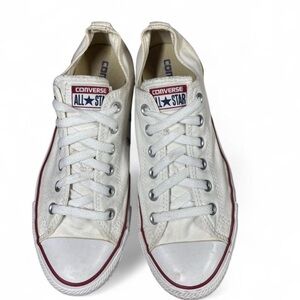 Men’s size 8 Womens size 10 White Canvas Converse in good condition